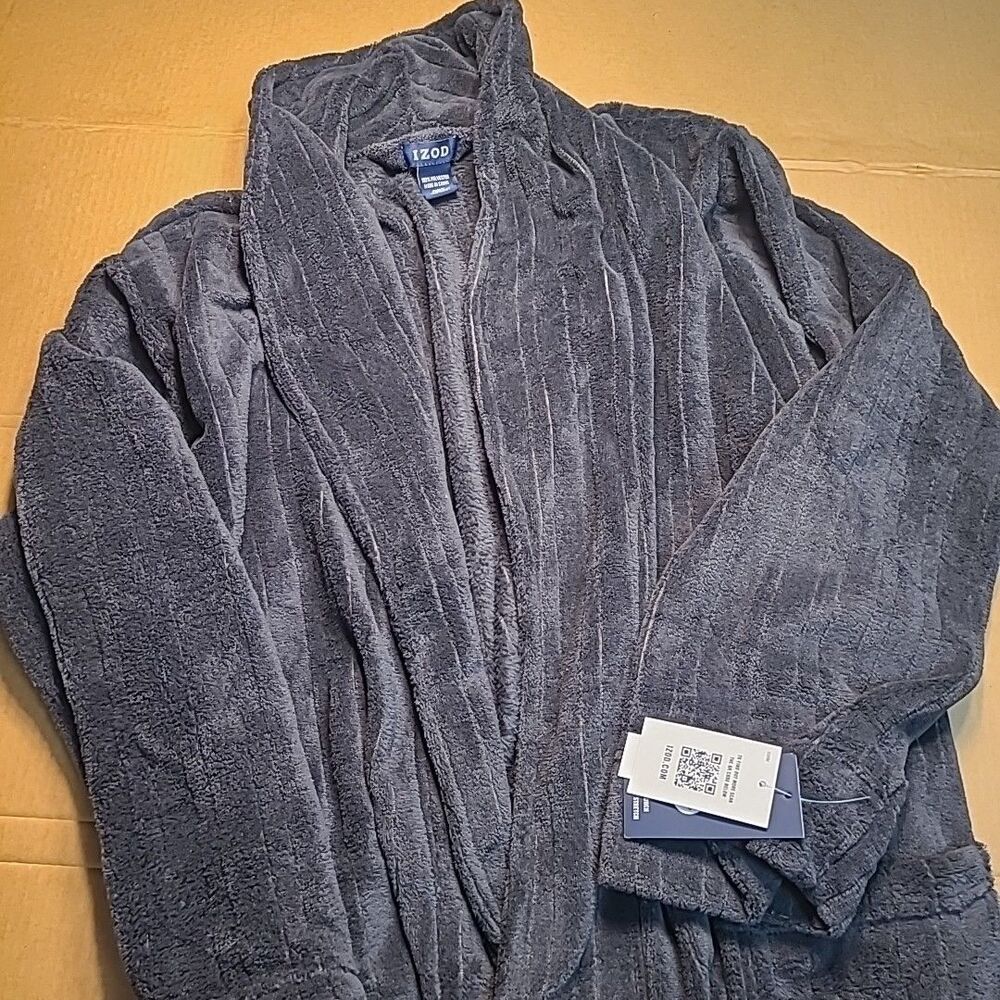 IZOD Gray Soft Fleece Robe Bathrobe Pockets Mens One Size NEW NWT